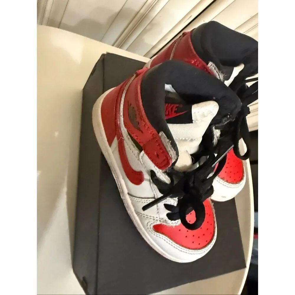 Nike Air Jordan Toddler 1 Retro High OG Leather Sneaker Shoes Multicolor Sz 8C
